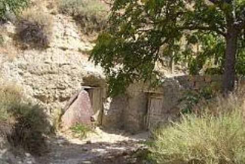 cave houses in spain. cave homes are for sale.