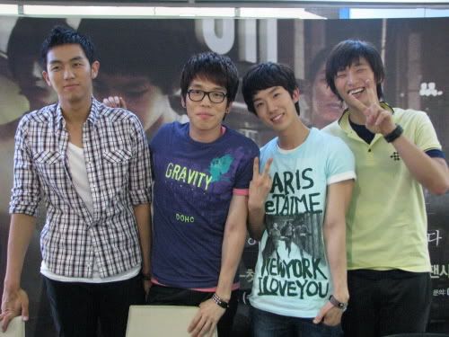 2am_press_conference.jpg image by heavenlymusic