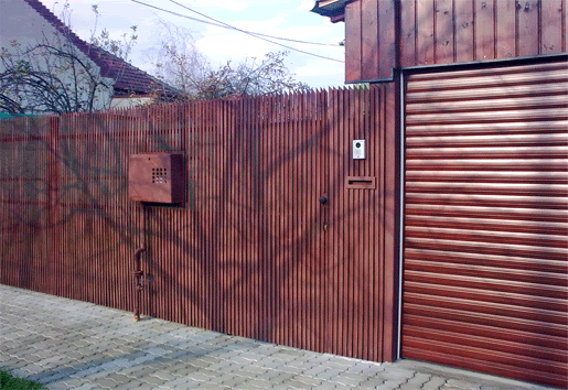 CARSON INSTAL: Garaj + Gard cu vedere spre interior dintr-un singur unghi