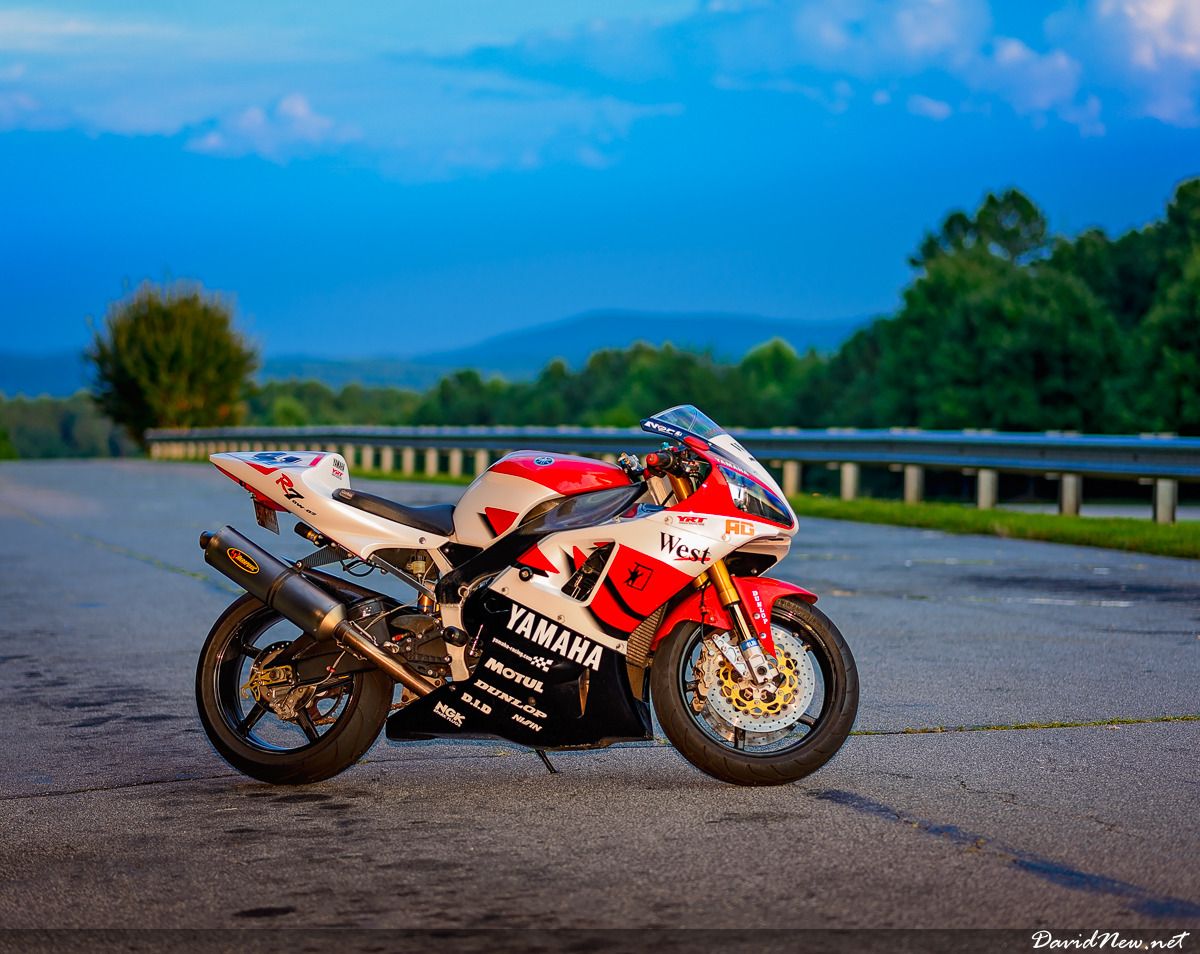 IMAGE: http://i660.photobucket.com/albums/uu325/David88vert/My%20Bikes/R71/2014_T10-9_zpsqo8nfyky.jpg