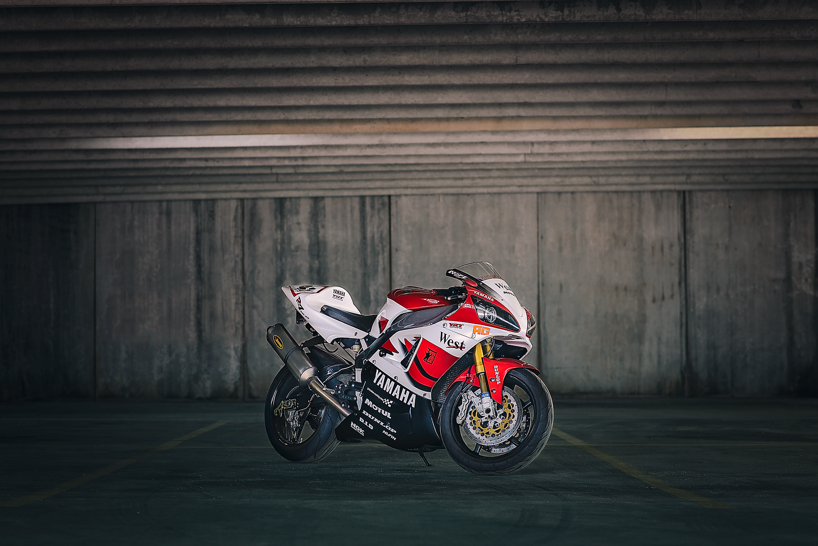 IMAGE: http://i660.photobucket.com/albums/uu325/David88vert/My%20Bikes/R71/DRN_0652-Edit-copy_zpsbegvvc5s.png