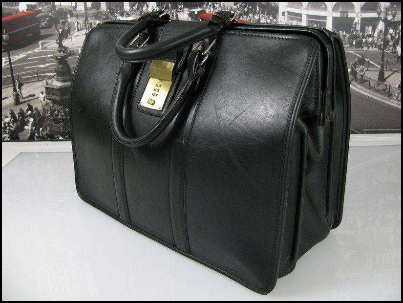 Authentic COACH Vintage Gladstone Doctor Lawyer Leather Briefcase Black